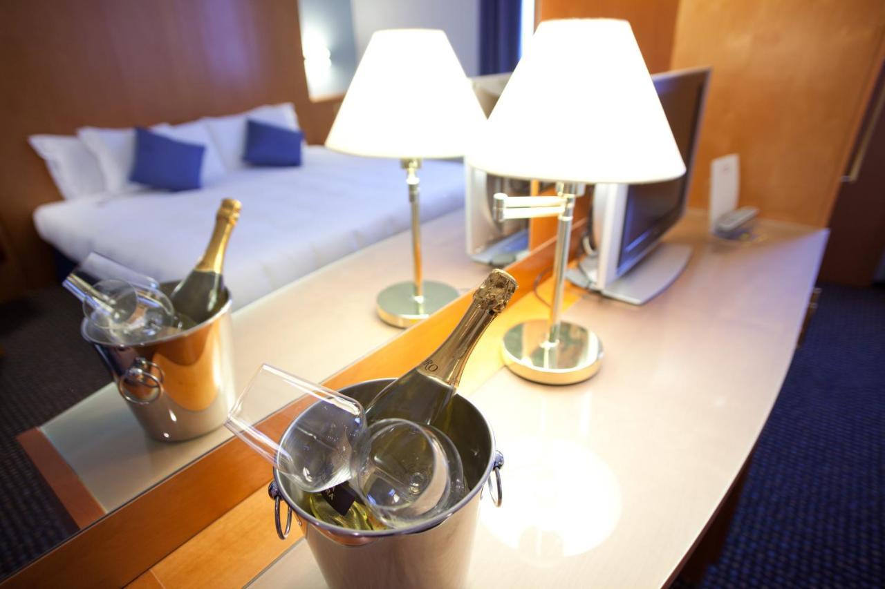 Una Hotels Оккьобелло Экстерьер фото