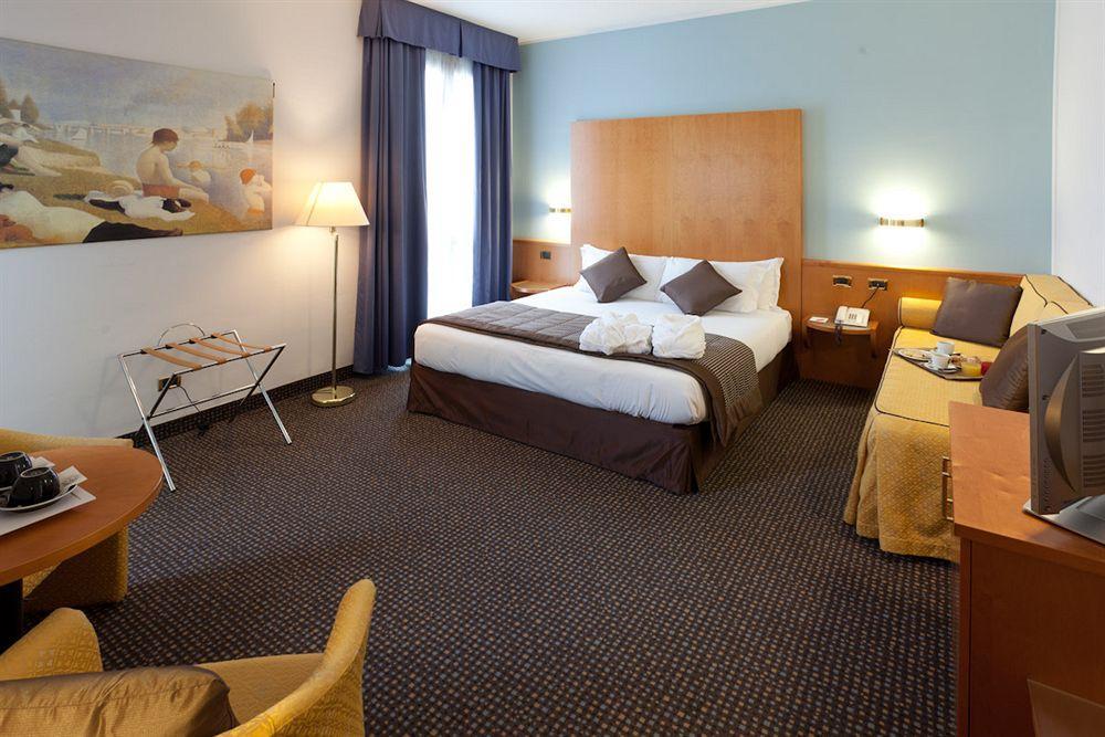 Una Hotels Оккьобелло Экстерьер фото