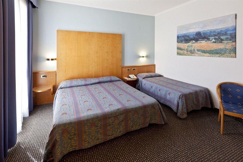 Una Hotels Оккьобелло Экстерьер фото