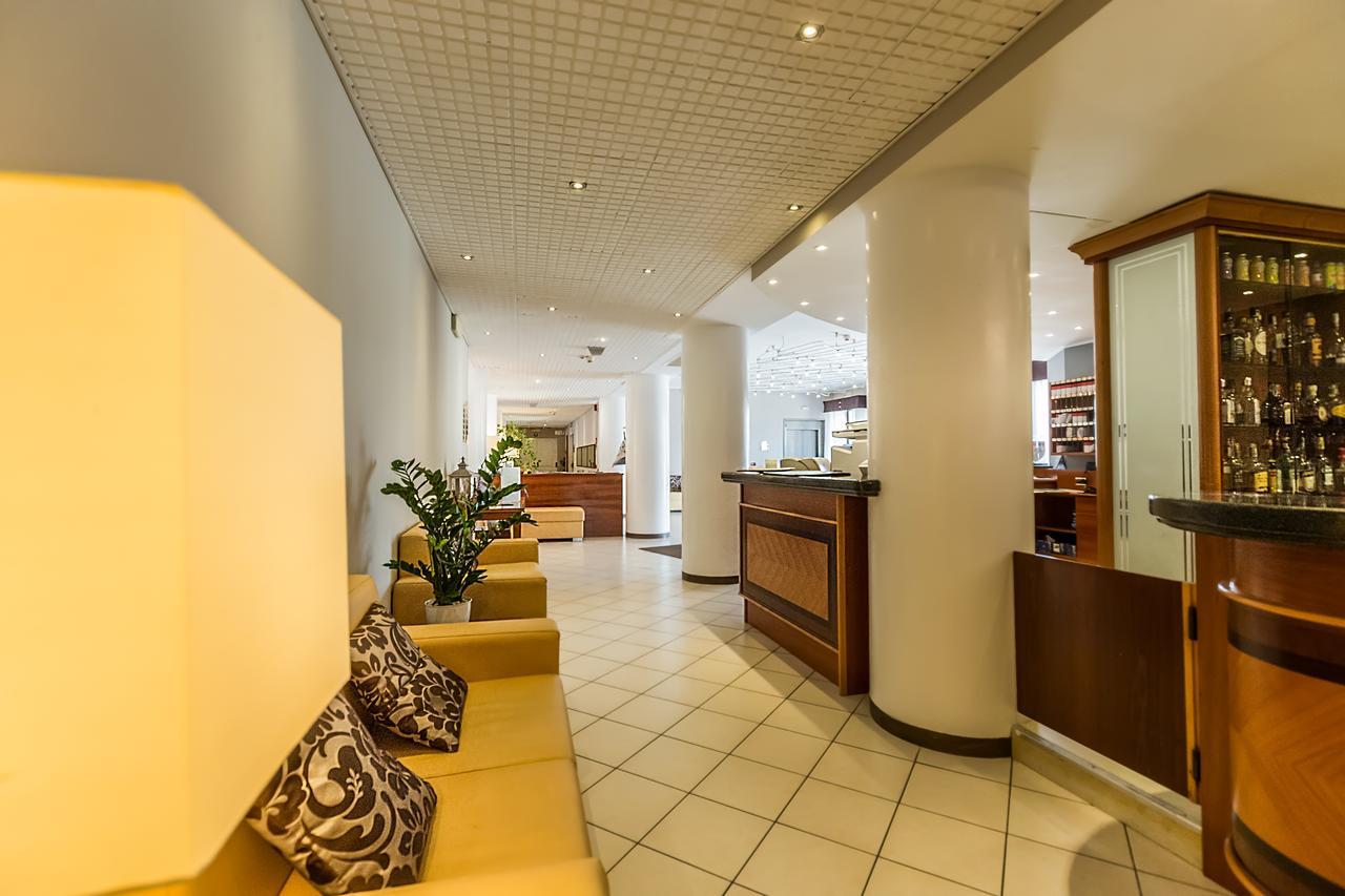 Una Hotels Оккьобелло Экстерьер фото