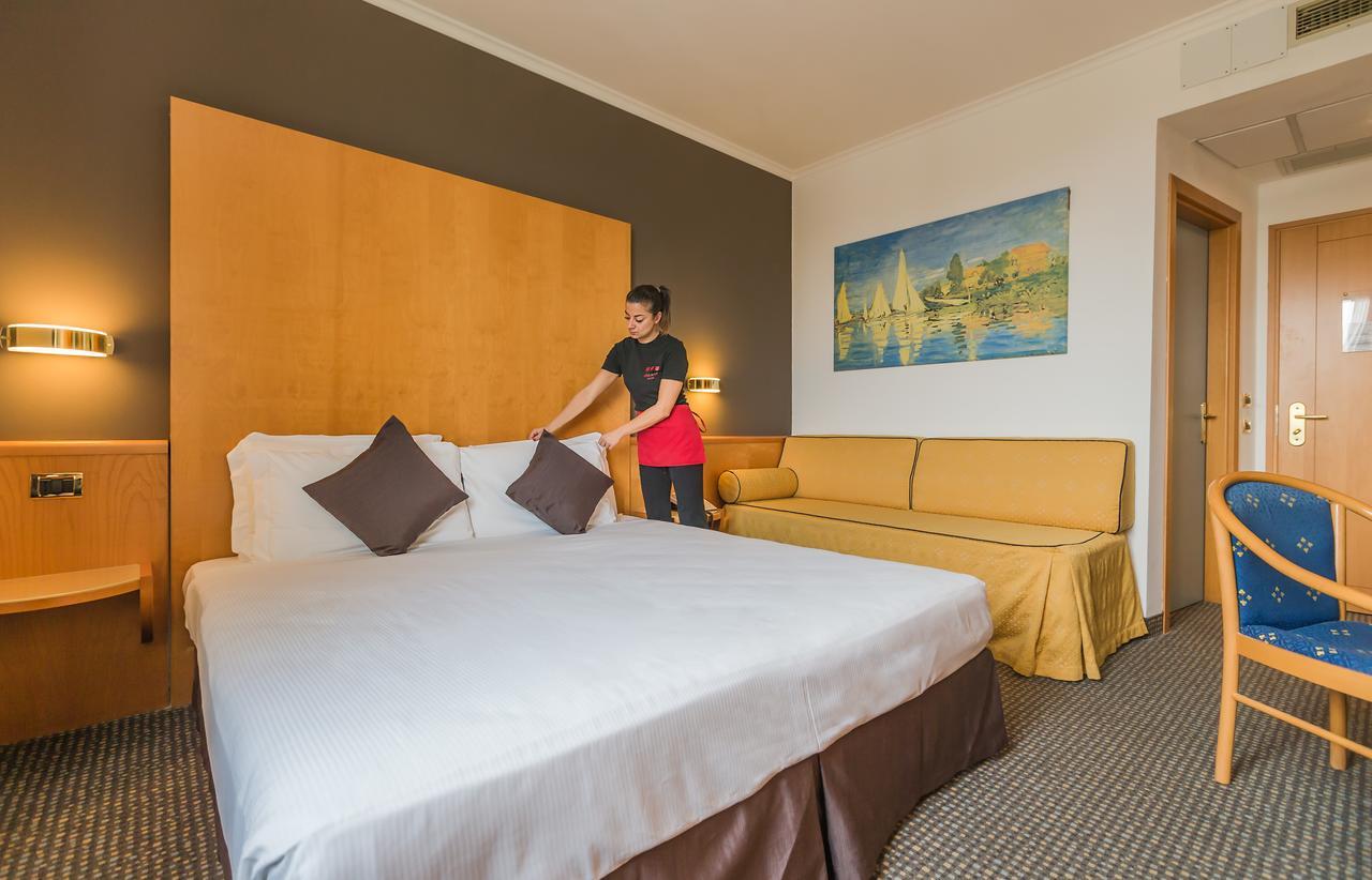 Una Hotels Оккьобелло Экстерьер фото
