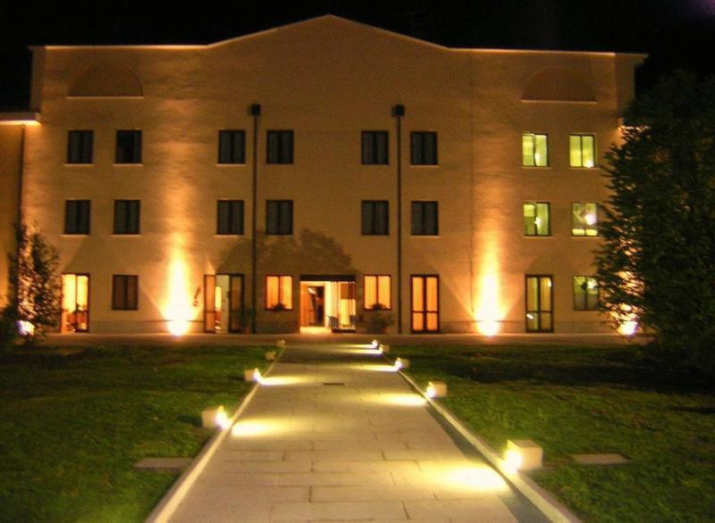 Una Hotels Оккьобелло Экстерьер фото