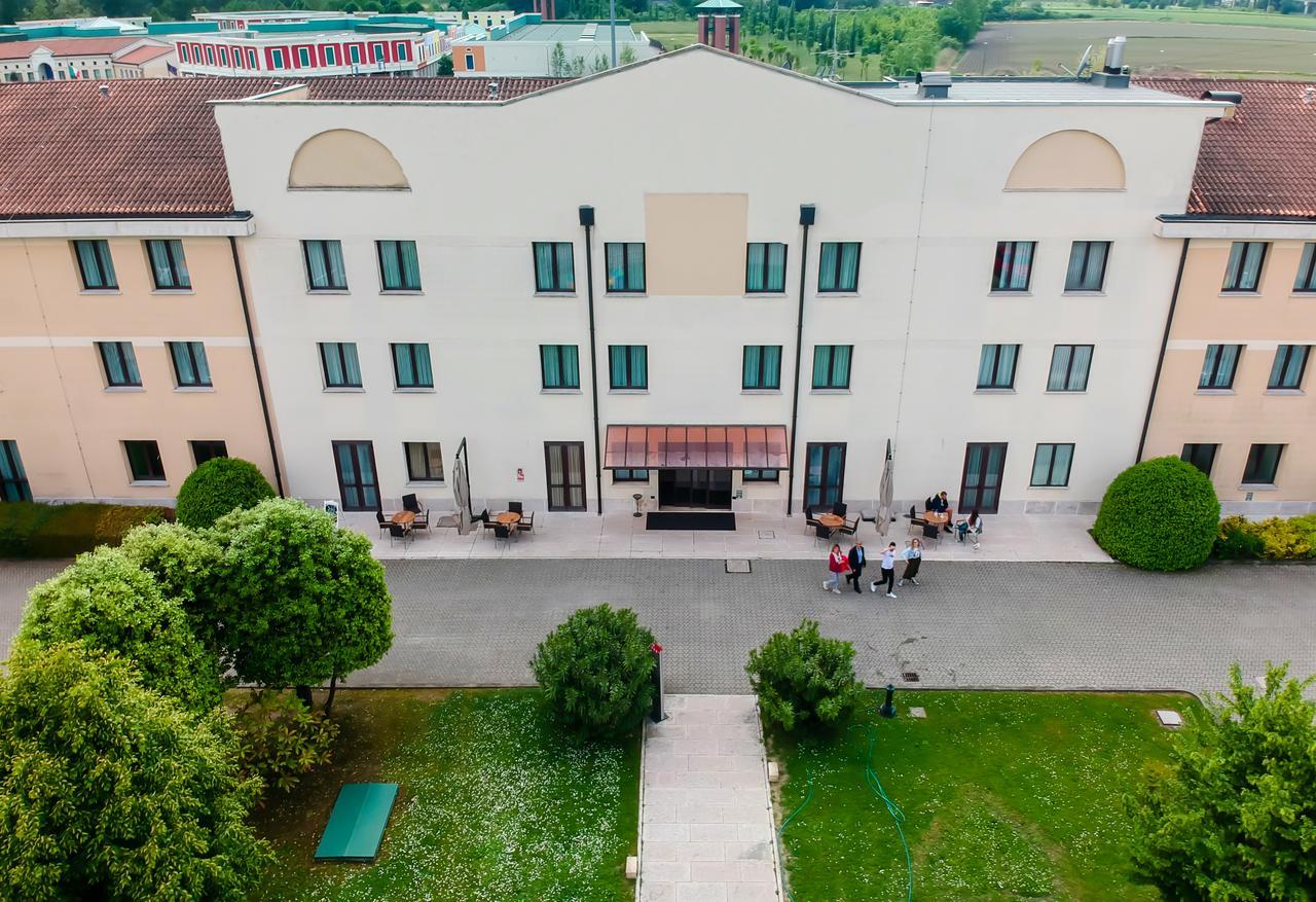 Una Hotels Оккьобелло Экстерьер фото