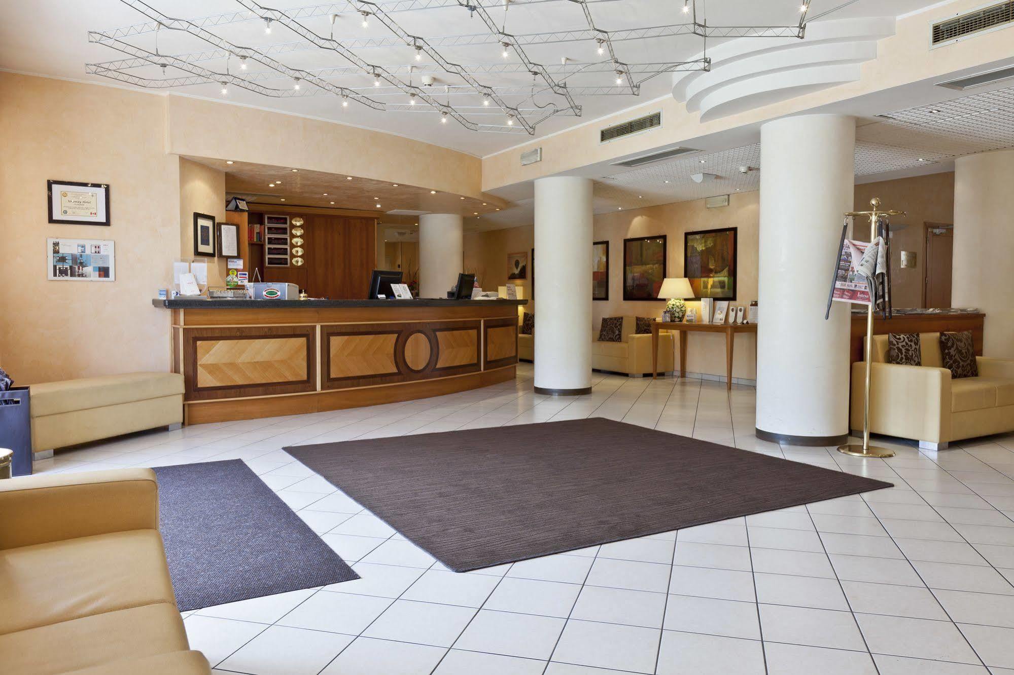 Una Hotels Оккьобелло Экстерьер фото