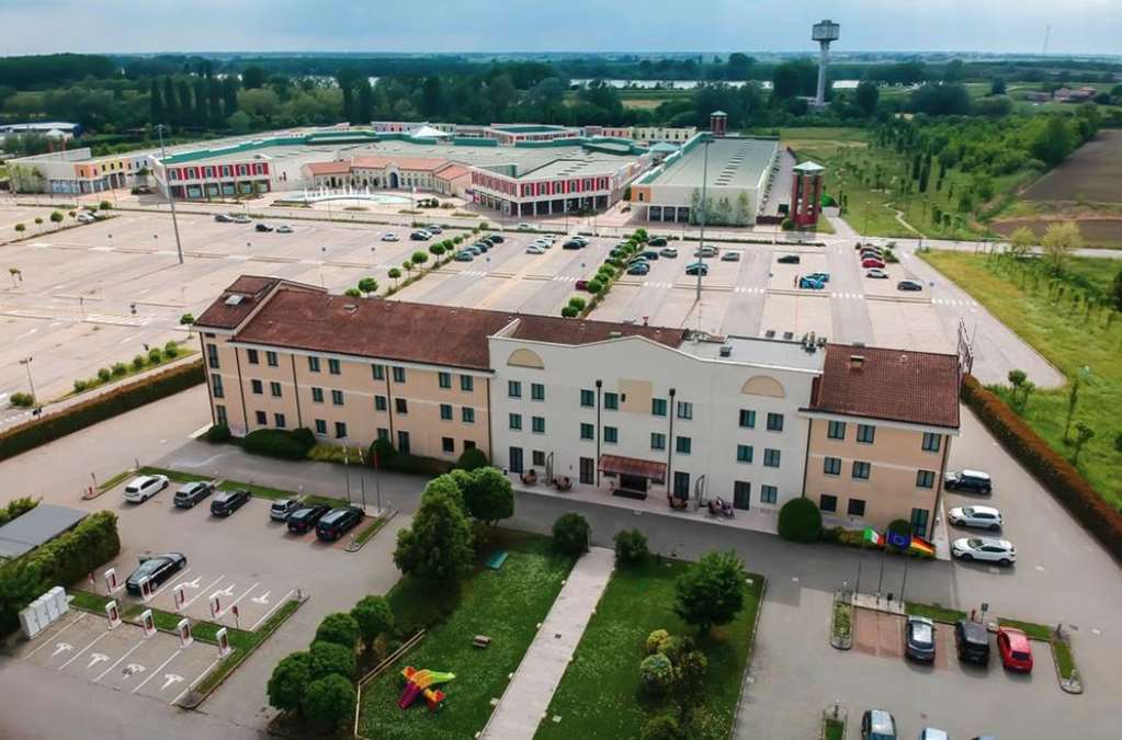 Una Hotels Оккьобелло Экстерьер фото