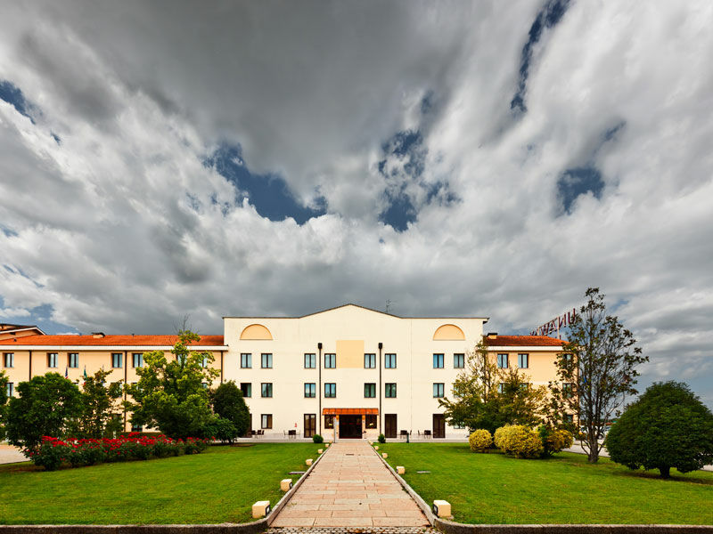 Una Hotels Оккьобелло Экстерьер фото